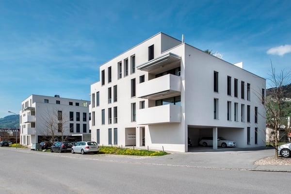 Parkplätze und Unterstände zu vermieten 8