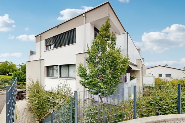 Grosszügige Sitzplatzwohnung 1