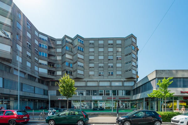 Einstellhallenplätze an zentraler Lage zu vermieten! 1