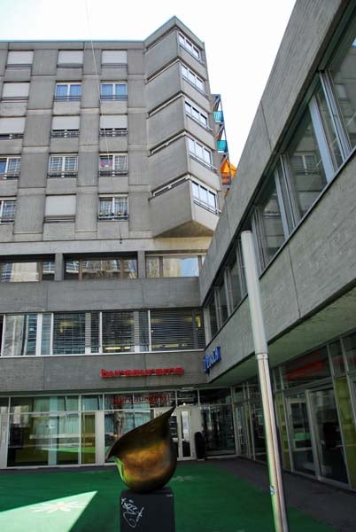 Einstellhallenplätze an zentraler Lage zu vermieten! 3