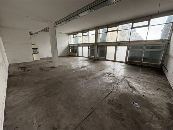 Wir vermieten einen Büroraum in Regensdorf 3