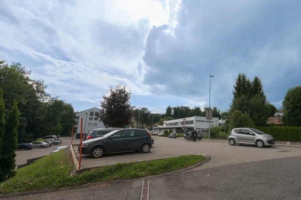 A louer place de parc extérieure 1
