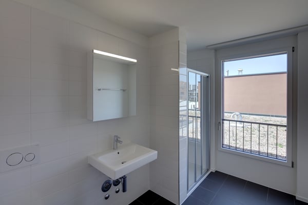 Helle Wohnung mit grosszügigem Balkon in der Überbauung Ankenbüel! 4