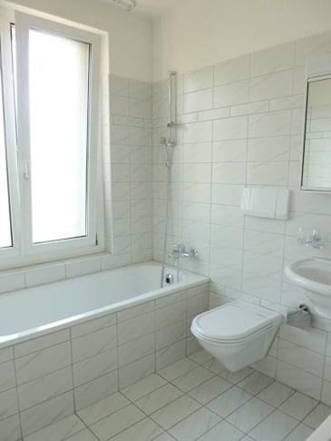 Grosse helle Wohnung mit Erker! 4
