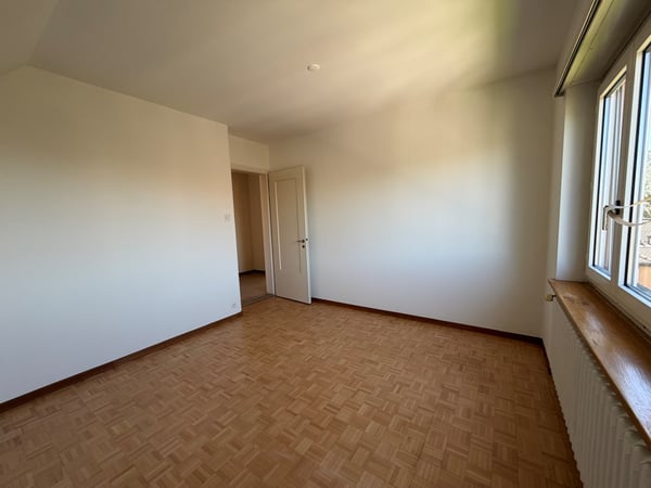 Zentrale und helle Wohnung in gepflegtem Quartier, befristet für 1 Jahr. 5