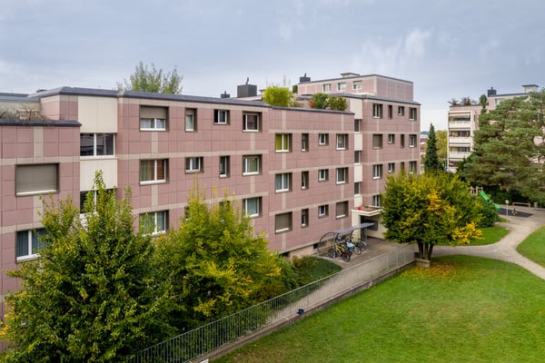 Familienfreundliche Überbauung im Grünen 2