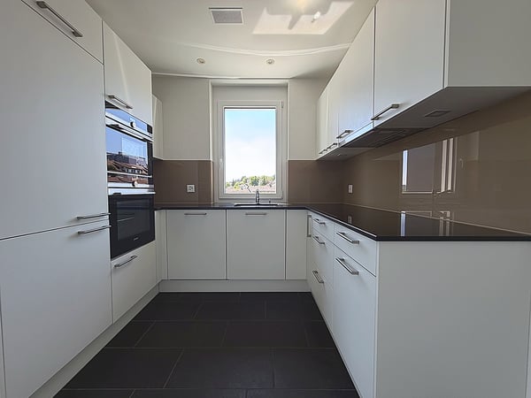 Grosszügige Neubauwohnung mit atemberaubender Weitsicht 8