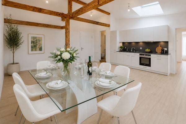 Appartement entièrement rénové avec poutres apparentes 1