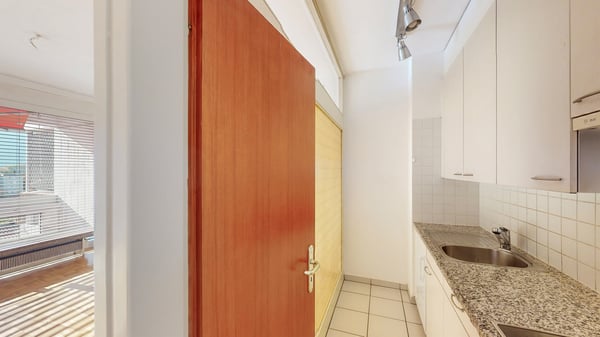 Luminoso monolocale con terrazzo in posizione strategica 5