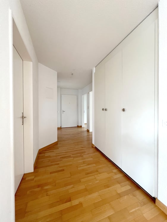 Grosszügige Wohnung mit Sitzplatz - unweit vom schönen Zürichsee 3