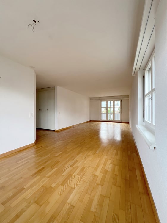 Grosszügige Wohnung mit Sitzplatz - unweit vom schönen Zürichsee 4