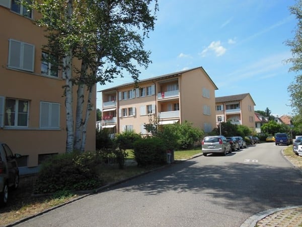 Motorradplätze an der Birseckstrasse zu vermieten
