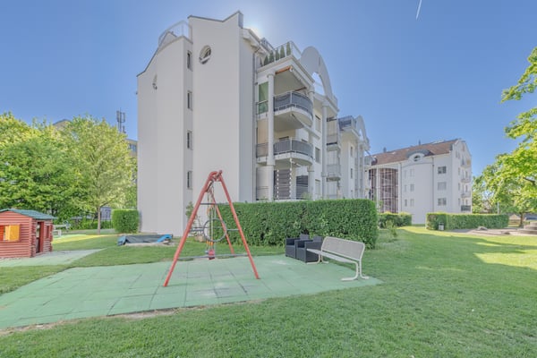Grosszügige Wohnung mit zwei Balkonen in idealer Lage! 9