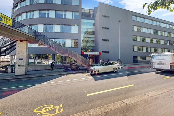 Duplex moderne dans la gare de Fribourg 2
