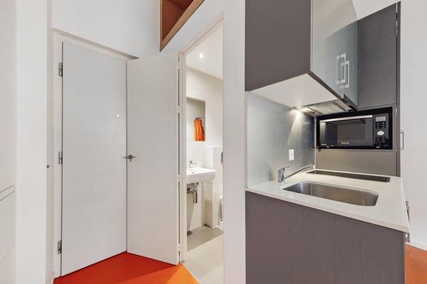 Un studio meublé - Bon TL CHF 300.00 offert ! 5