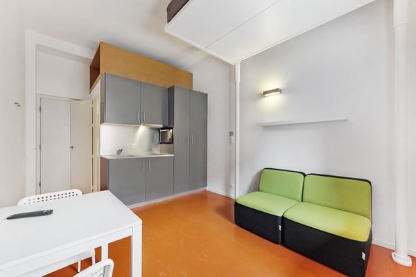 Un studio meublé - Bon TL CHF 300.00 offert ! 9