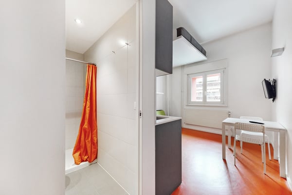 Un studio meublé - Bon TL CHF 300.00 offert ! 7