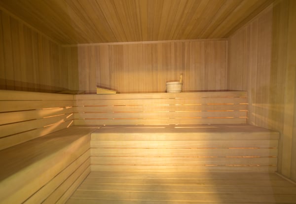 Piscina, sauna e posizione strategica nel cuore di Paradiso 8