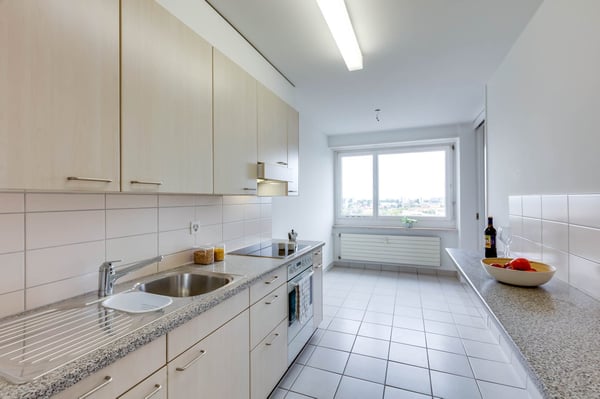 Grosszügige, lichtdurchflutete Wohnung an zentraler Lage 10