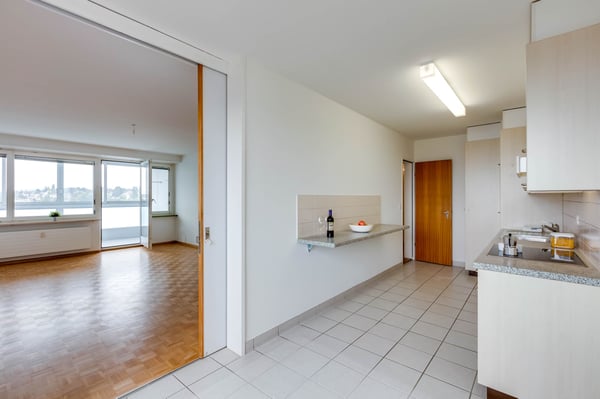 Grosszügige, lichtdurchflutete Wohnung an zentraler Lage 8