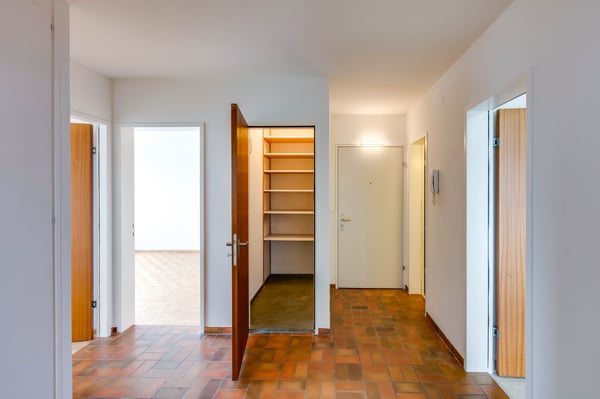 Grosszügige, lichtdurchflutete Wohnung an zentraler Lage 2