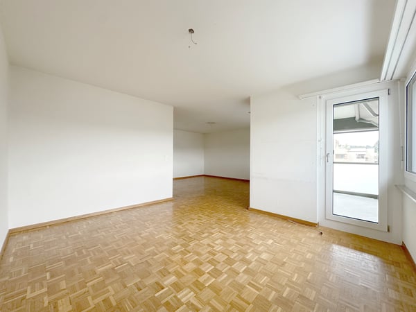 Schmucke Wohlfühloase mit Blick übers Limmattal! 3
