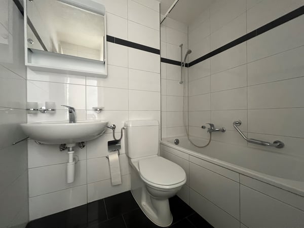 Frisch sanierte, sonnige Wohnung an idealer Wohnlage! 5