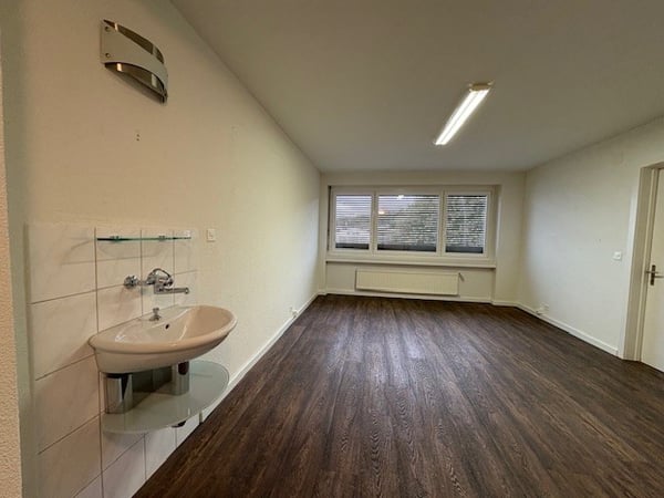Büro- Praxisfläche - Atelierefläche direkt am Bahnhof! 4