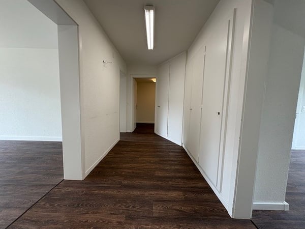 Büro- Praxisfläche - Atelierefläche direkt am Bahnhof! 9