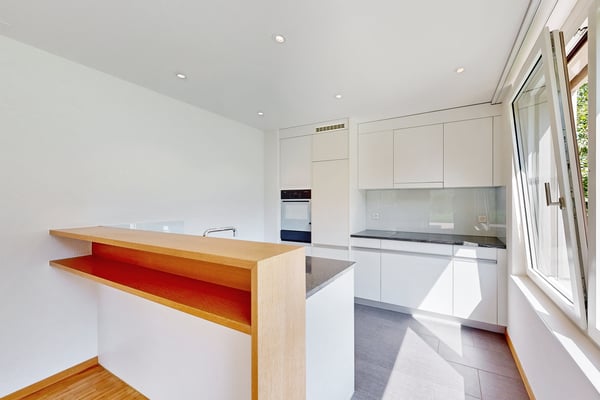 Modern ausgestattete Familienwohnung mit grossem Balkon 3
