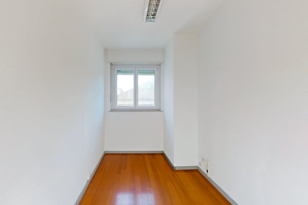 Benvenuti nel vostro nuovo ambiente di lavoro nel cuore di Bellinzona! 10