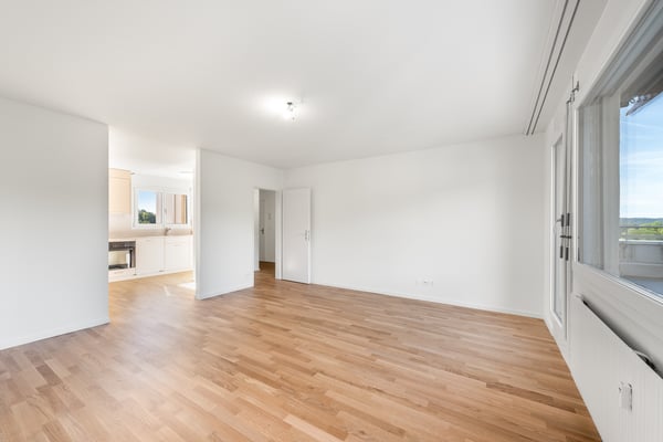 Frisch saniert Attikatraum mit grosser Dachterrasse sucht Sie! 3