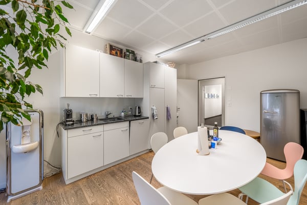 Modern ausgebaute Büroflächen im Herzen von Zürich 11