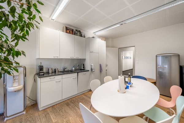 Modern ausgebaute Büroflächen im Herzen von Zürich 11