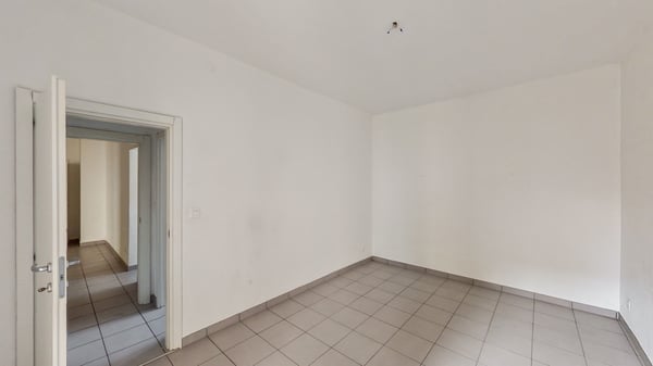 Luminoso in posizione strategica a Molino Nuovo 6