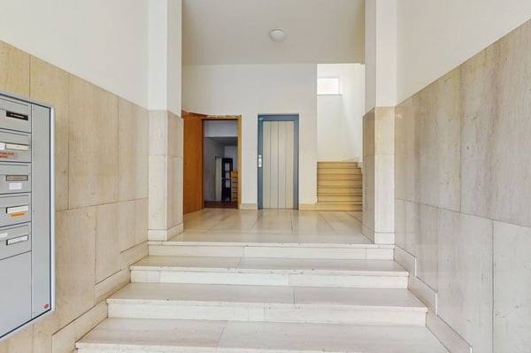 Camere singole in locazione allultimo piano posizione strategica 7