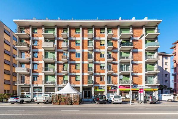 Camere singole in locazione allultimo piano  posizione strategica 1