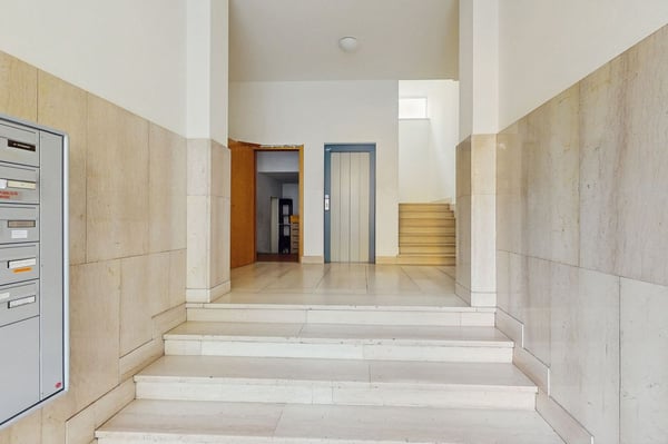 Camere singole in locazione allultimo piano posizione strategica 7