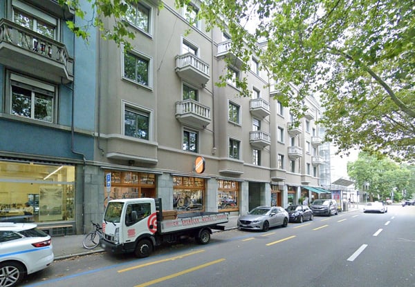 Sanierte Altbauwohnung im beliebten Enge-Quartier! 1