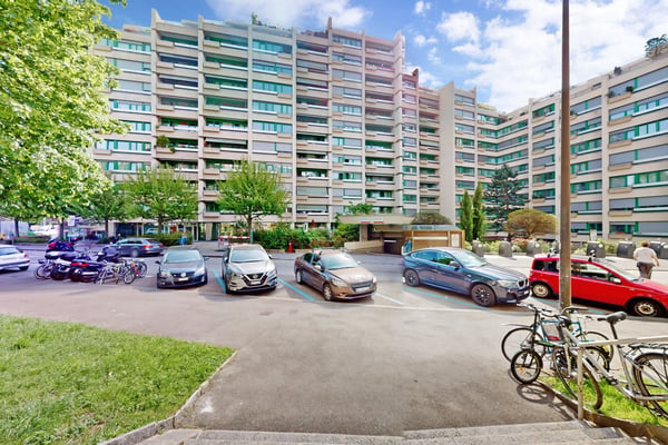 Rue de Lyon 59 proche Cornavin, Bus et Tram - Garage/box 2 mois gratuits