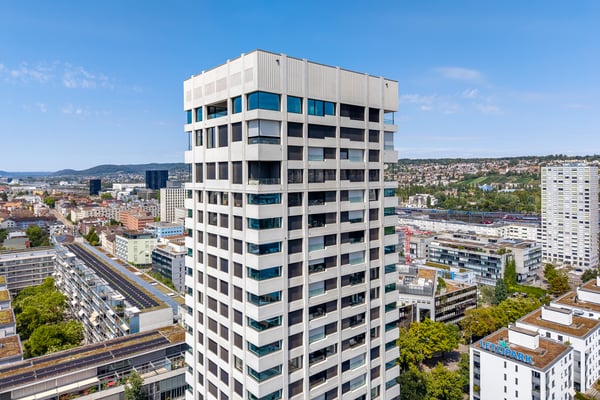 Wohnen im obersten Stock mit Sicht über Zürich 2