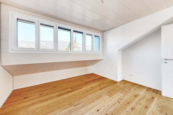 Einzigartige Dachwohnung im idyllischen Feldbrunnen 10