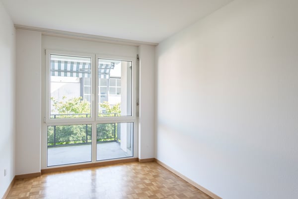 Lichtdurchflutete Erdgeschosswohnung mit Gartensitzplatz. 8