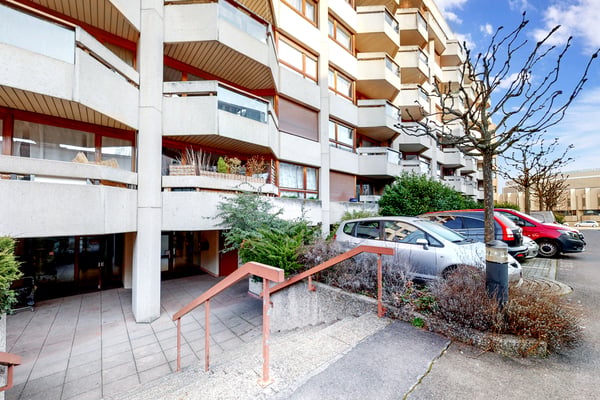 A louer - Place de parking extérieure. 2
