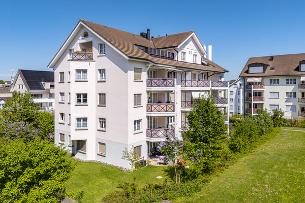 Grosszügige Dachwohnung - Erstvermietung nach Sanierung