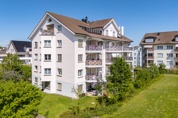 Grosszügige Dachwohnung - Erstvermietung nach Sanierung