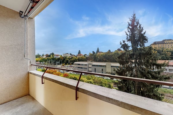 Idéalement situé dans un immeuble convivia l! 7