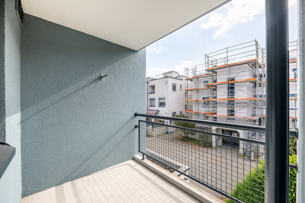 Erstbezug nach Sanierung. Grosszügige Wohnung mitten in Familienquartier. 10