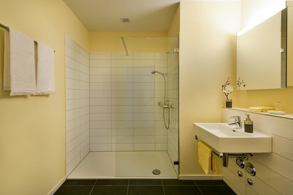 Moderne Wohnung mitten in Zürich 12