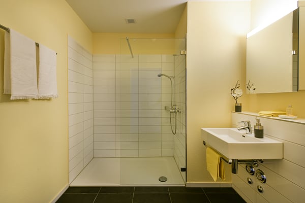 Moderne Wohnung mitten in Zürich 12